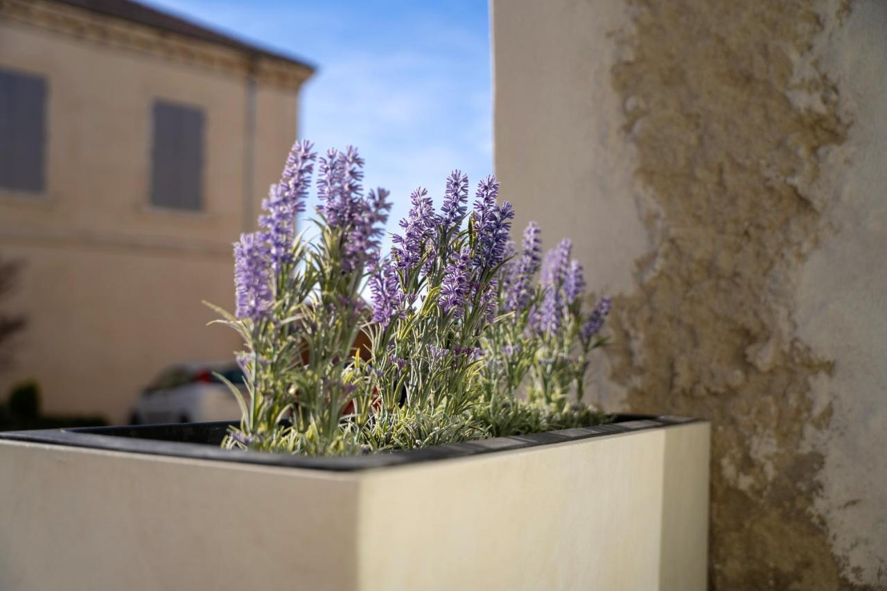 Love In Taulignan Exterior foto